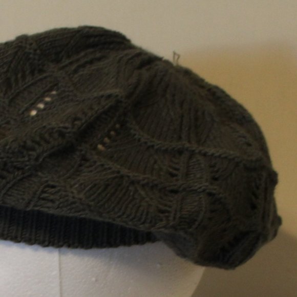 Knit Charcoal Grey Beret - Picture 4 of 4